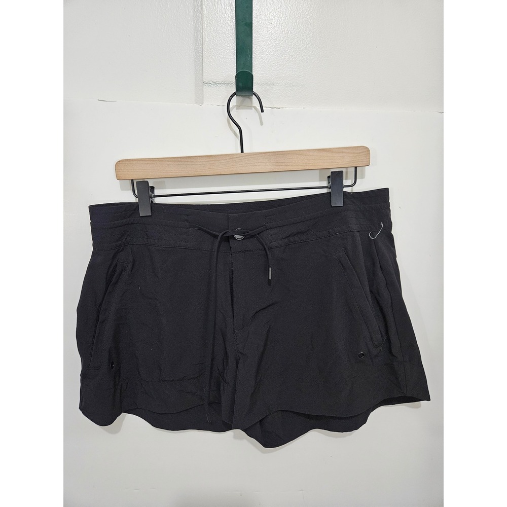 Athleta Trekkie North Short Black Hiking Travel Activewear Size 12